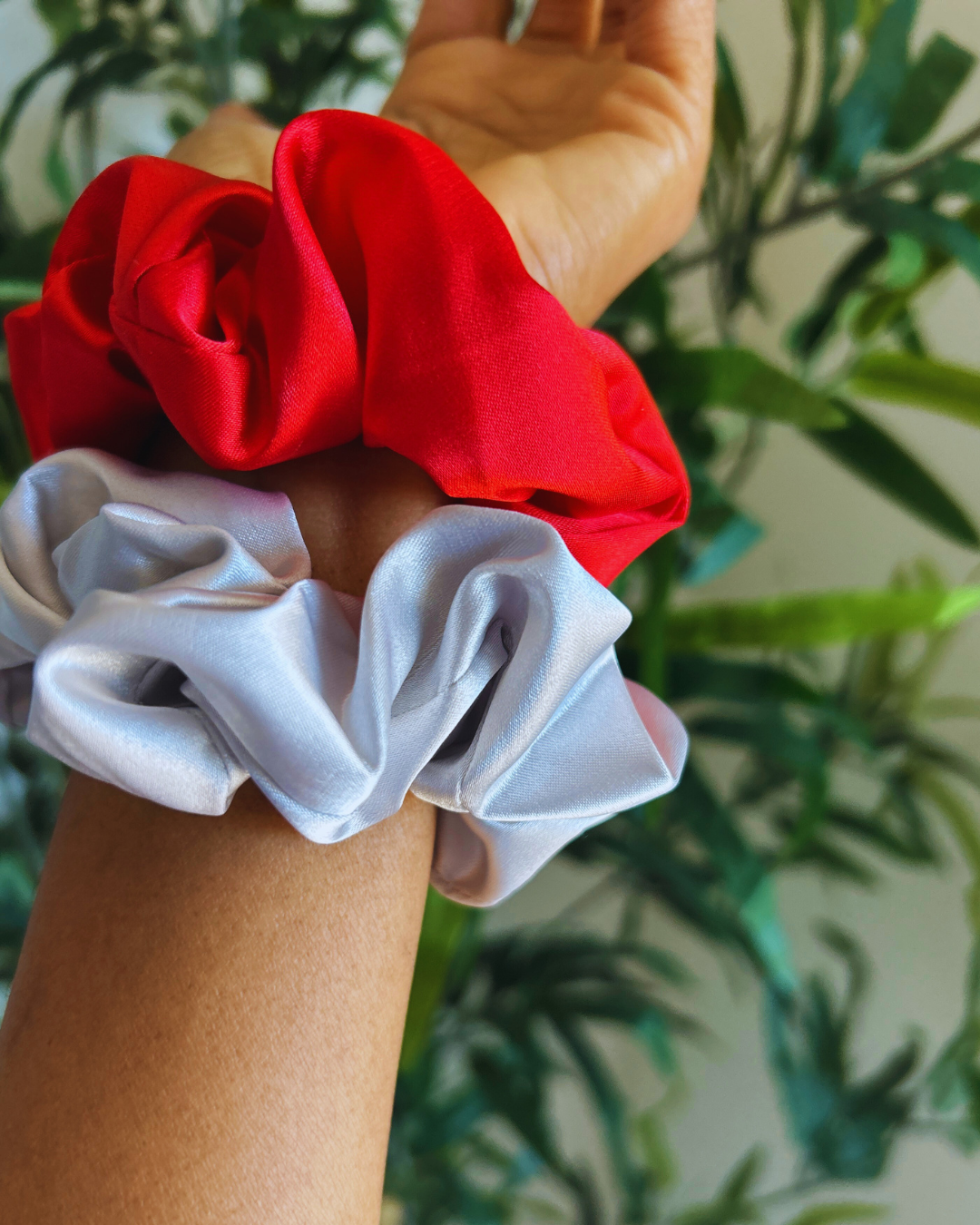 Platinum and Red Scrunchie Kit